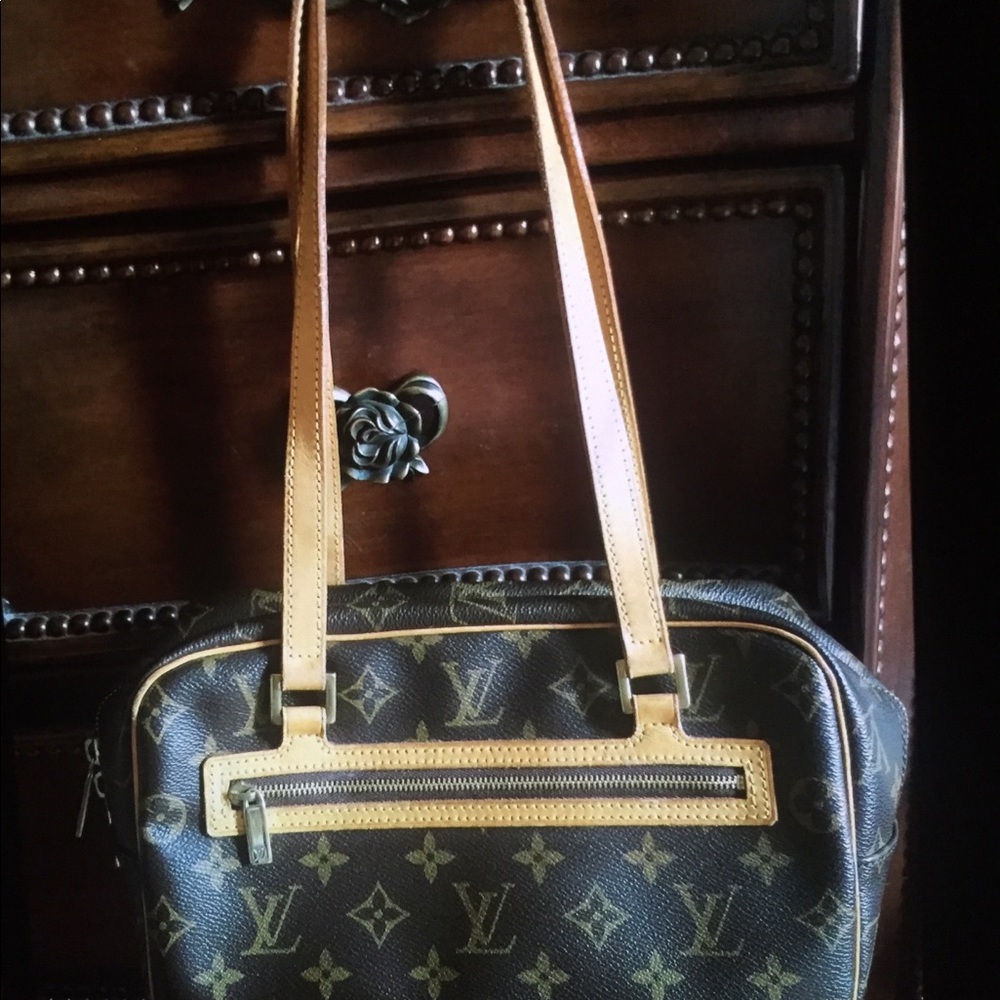 Authentic Louis Vuitton purse